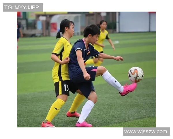 漫画足球明星8K高清画质展现运动激情与梦想的完美结合