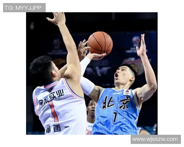 19年北京首钢与辽宁队激战回顾：巅峰对决的精彩瞬间与战术分析